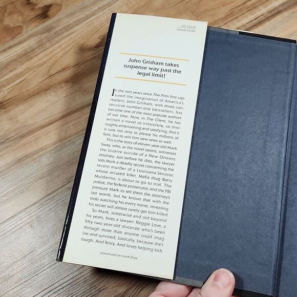 🔺️The Client by John Grisham Hardcover - Picture 2 of 5